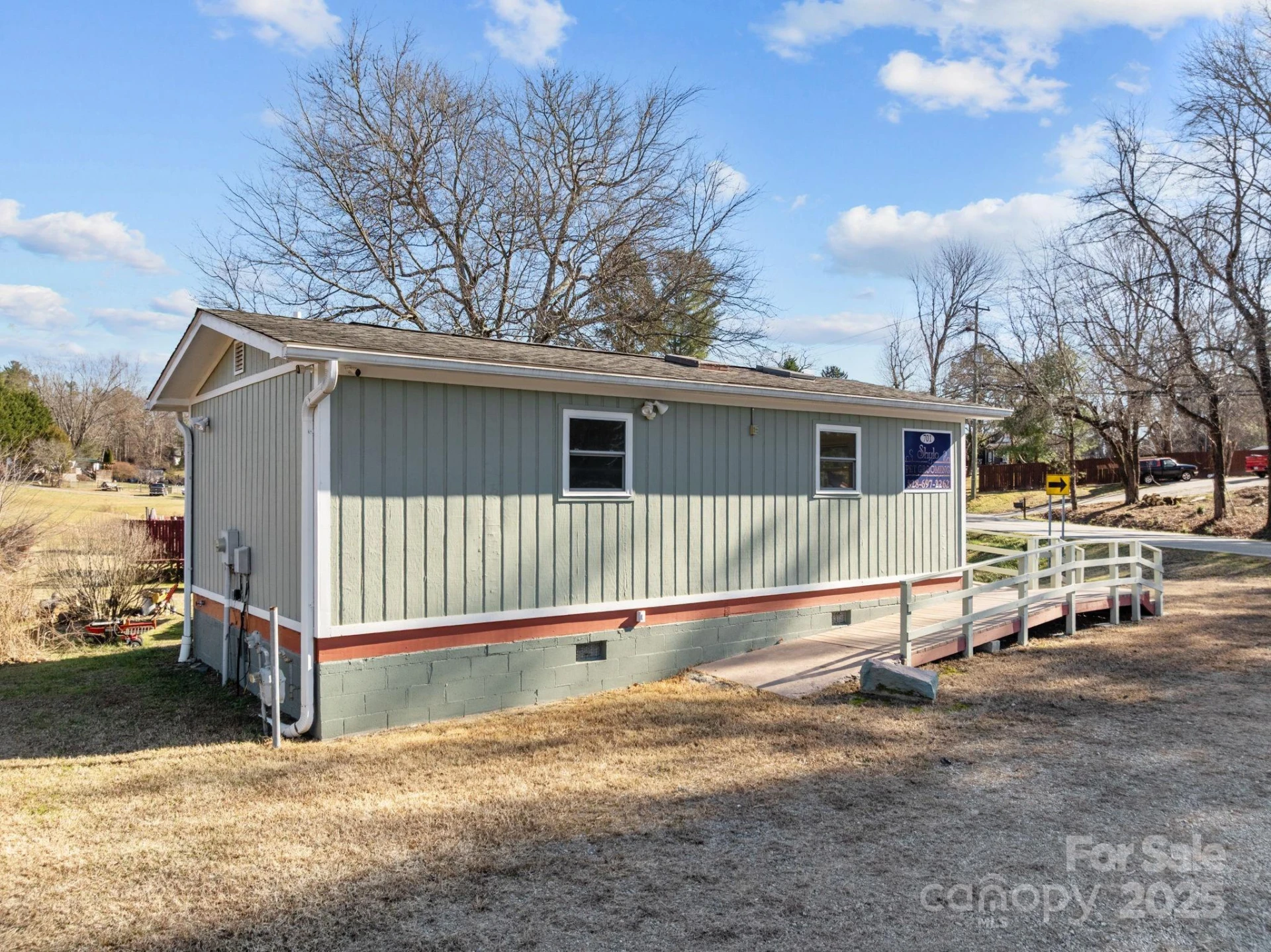 701 Dana Road - Photo 2