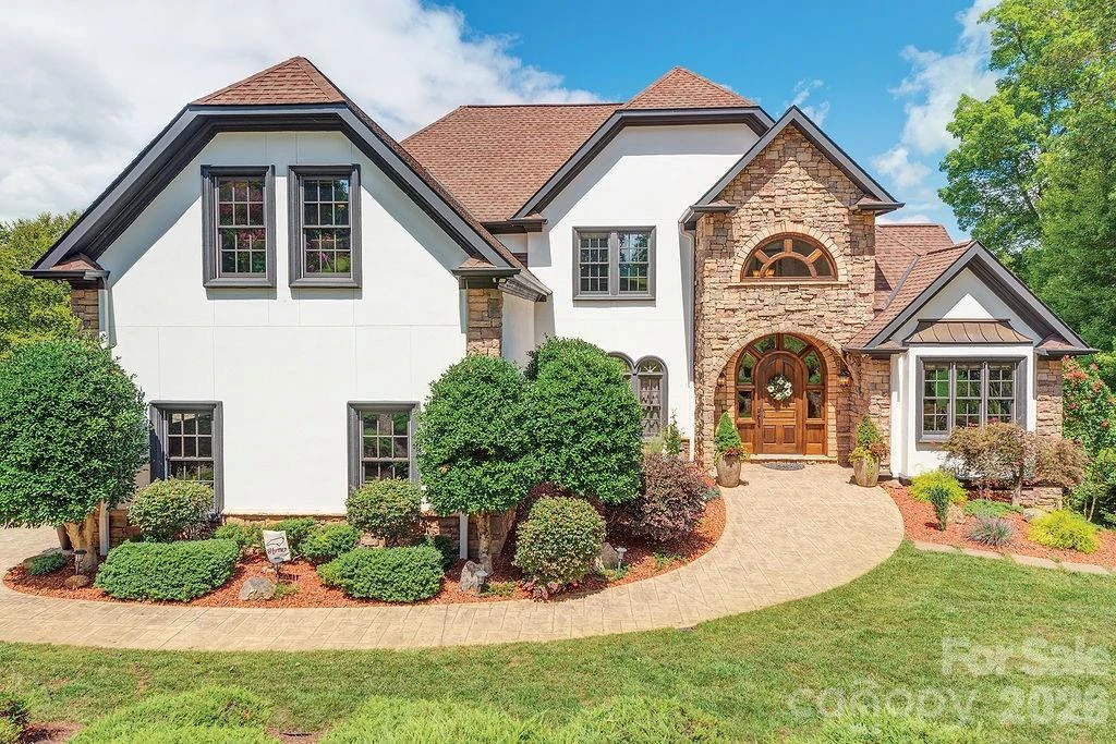 76 Bradford Vistas Drive
