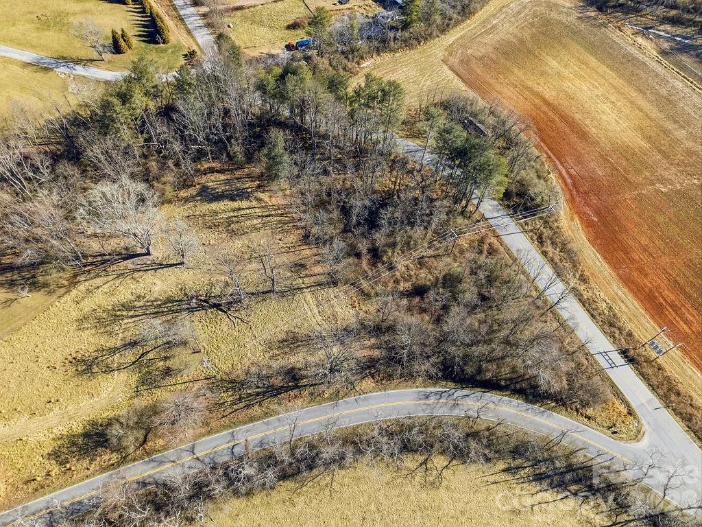999 Ray Hill Road - Photo 2