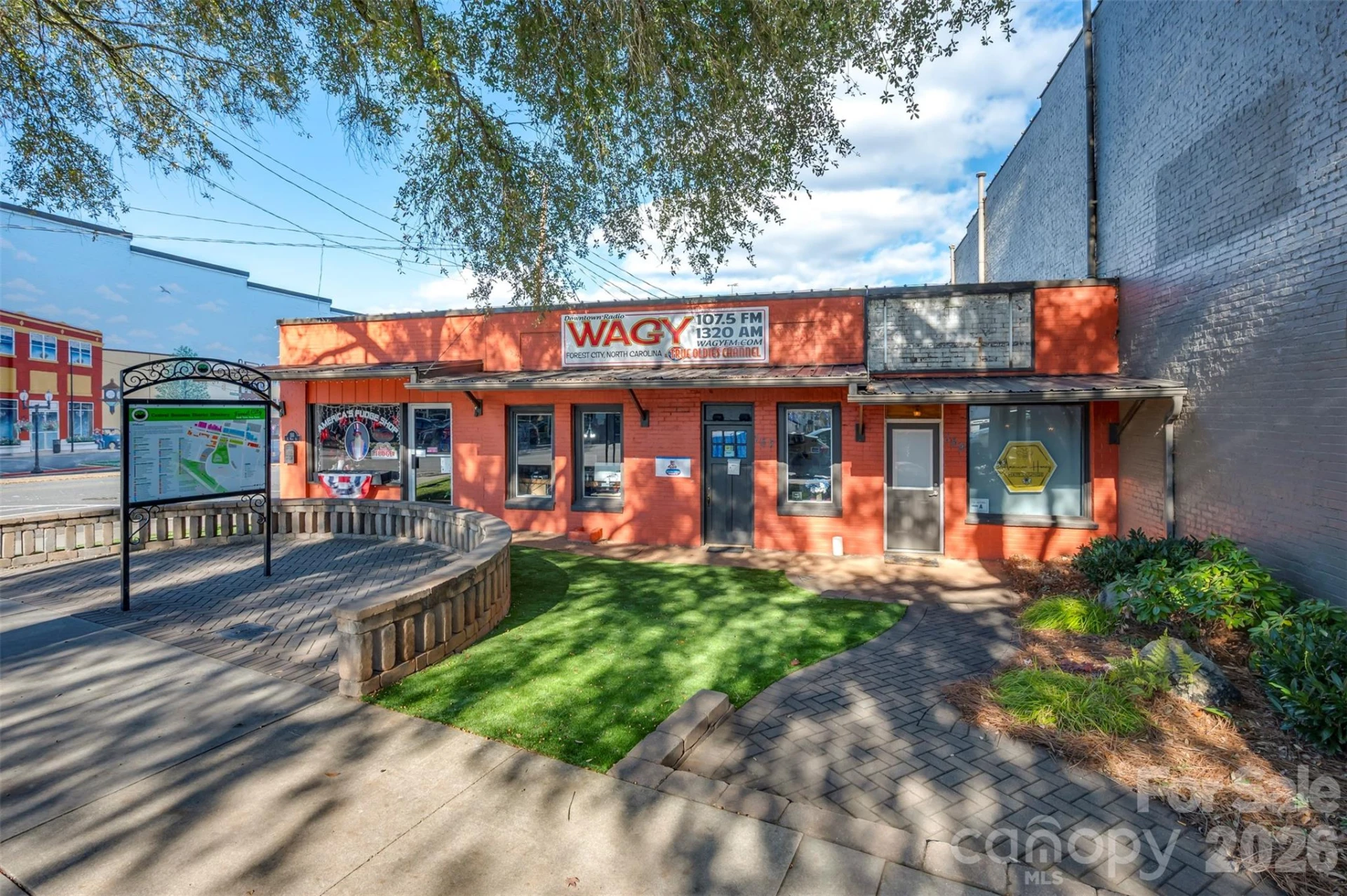155/157 E Main Street