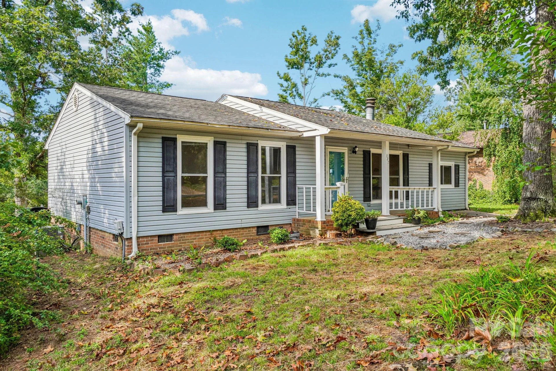 327 Heather Court - Photo 3