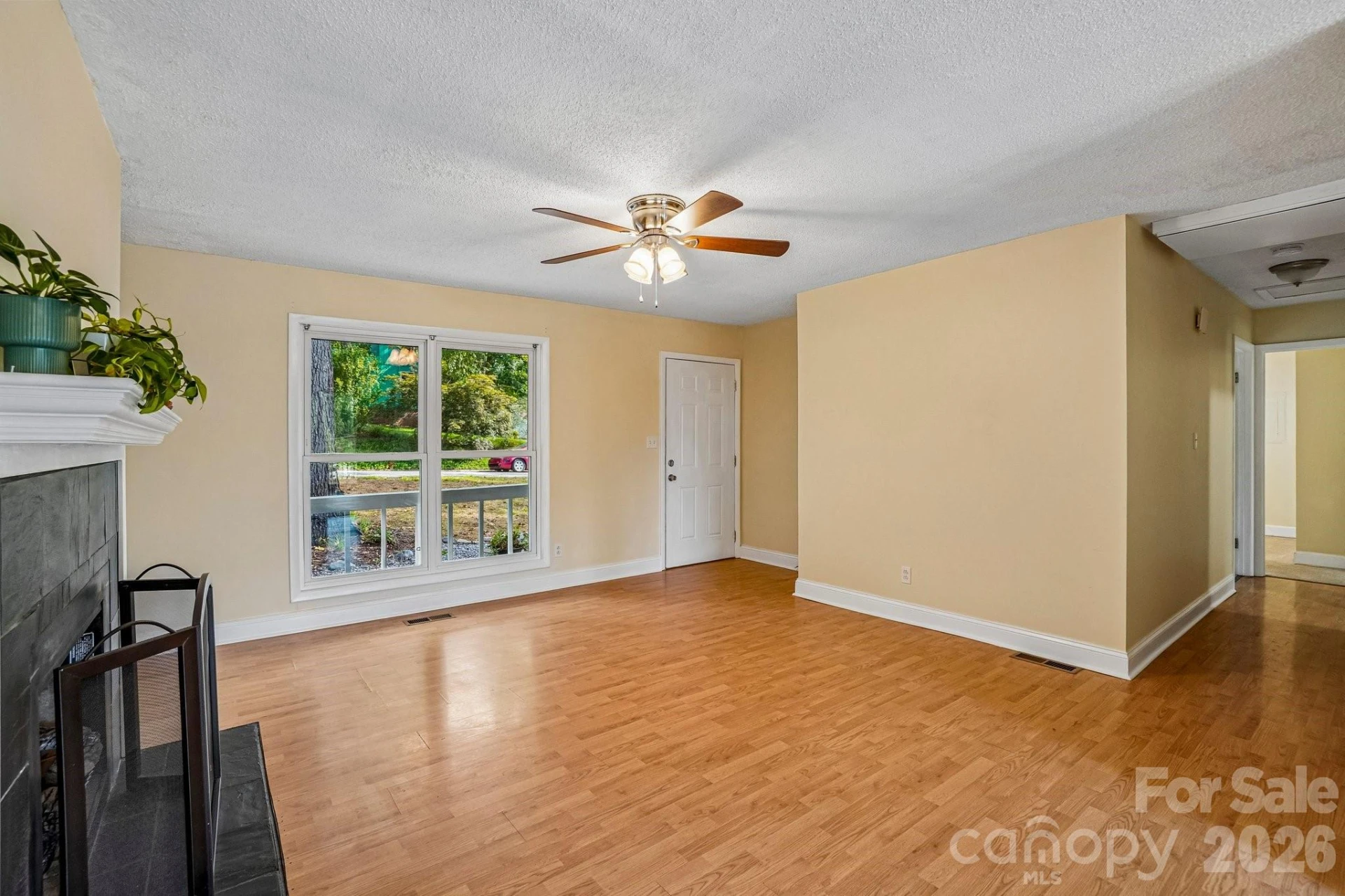 327 Heather Court - Photo 8