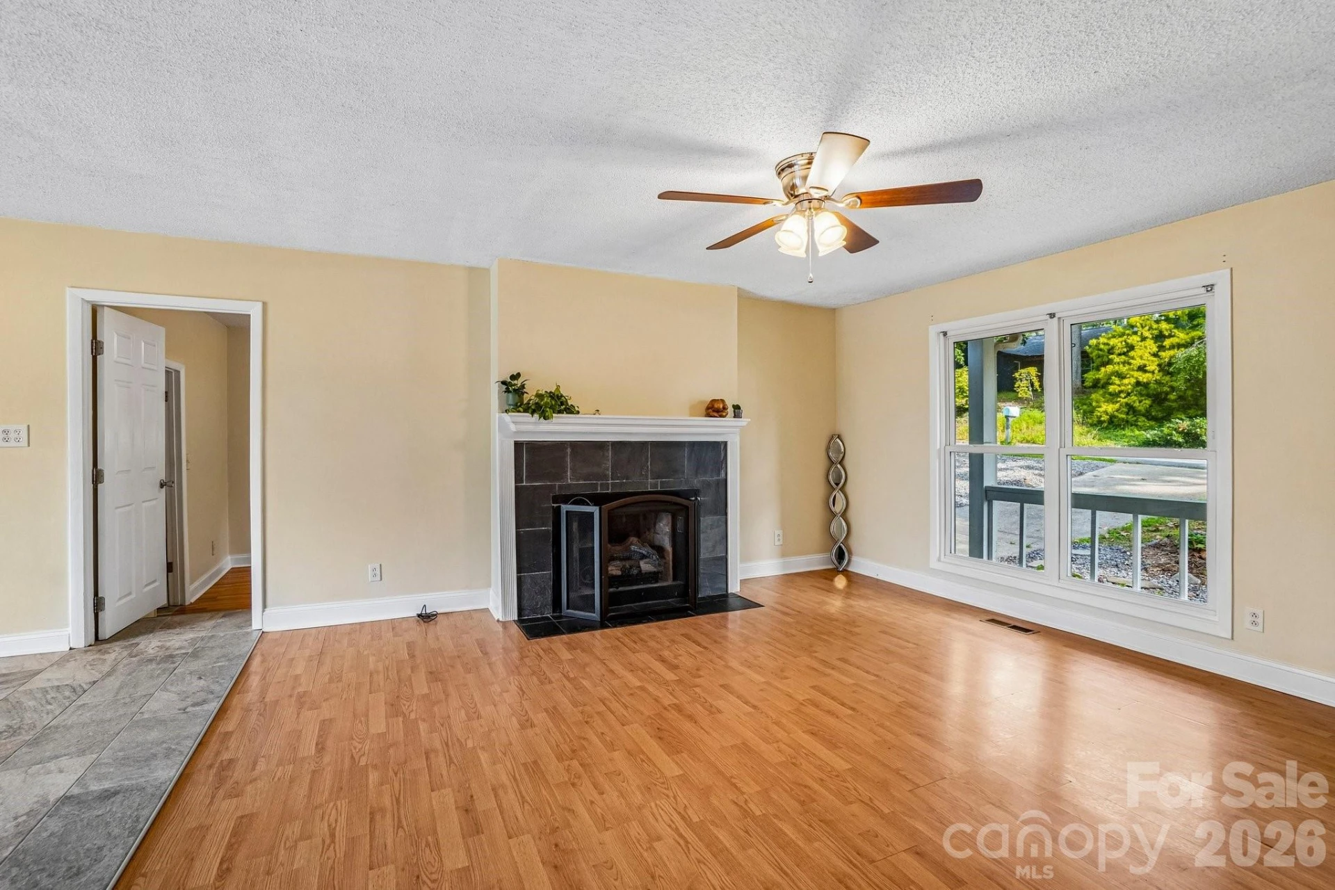 327 Heather Court - Photo 9