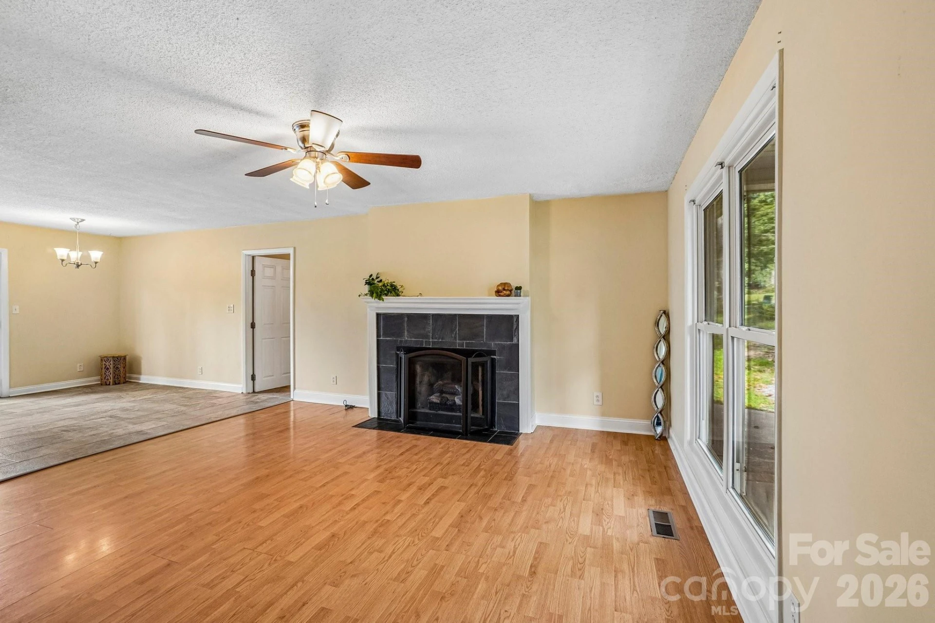 327 Heather Court - Photo 10