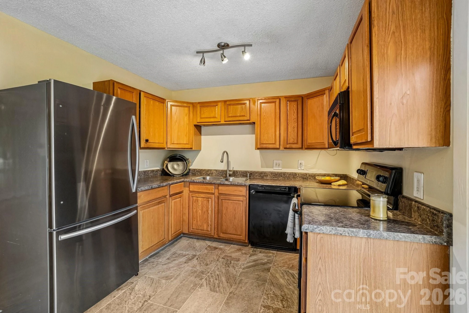 327 Heather Court - Photo 12