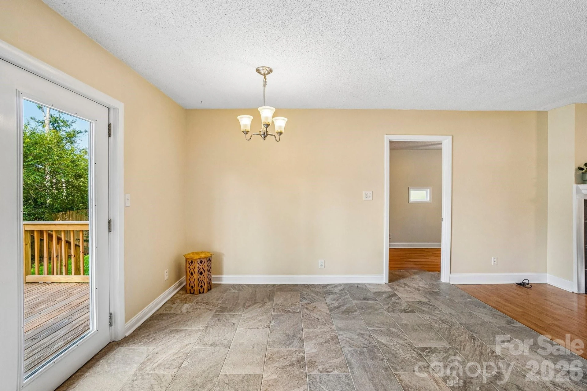 327 Heather Court - Photo 14