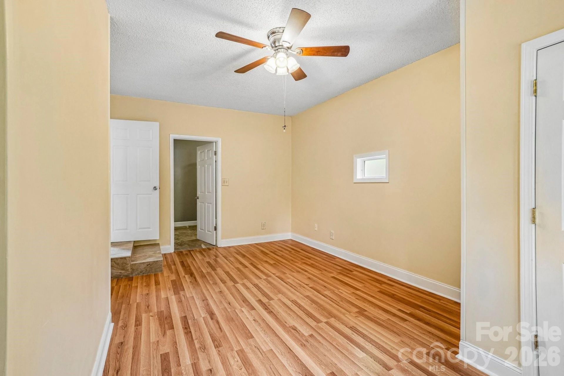 327 Heather Court - Photo 17