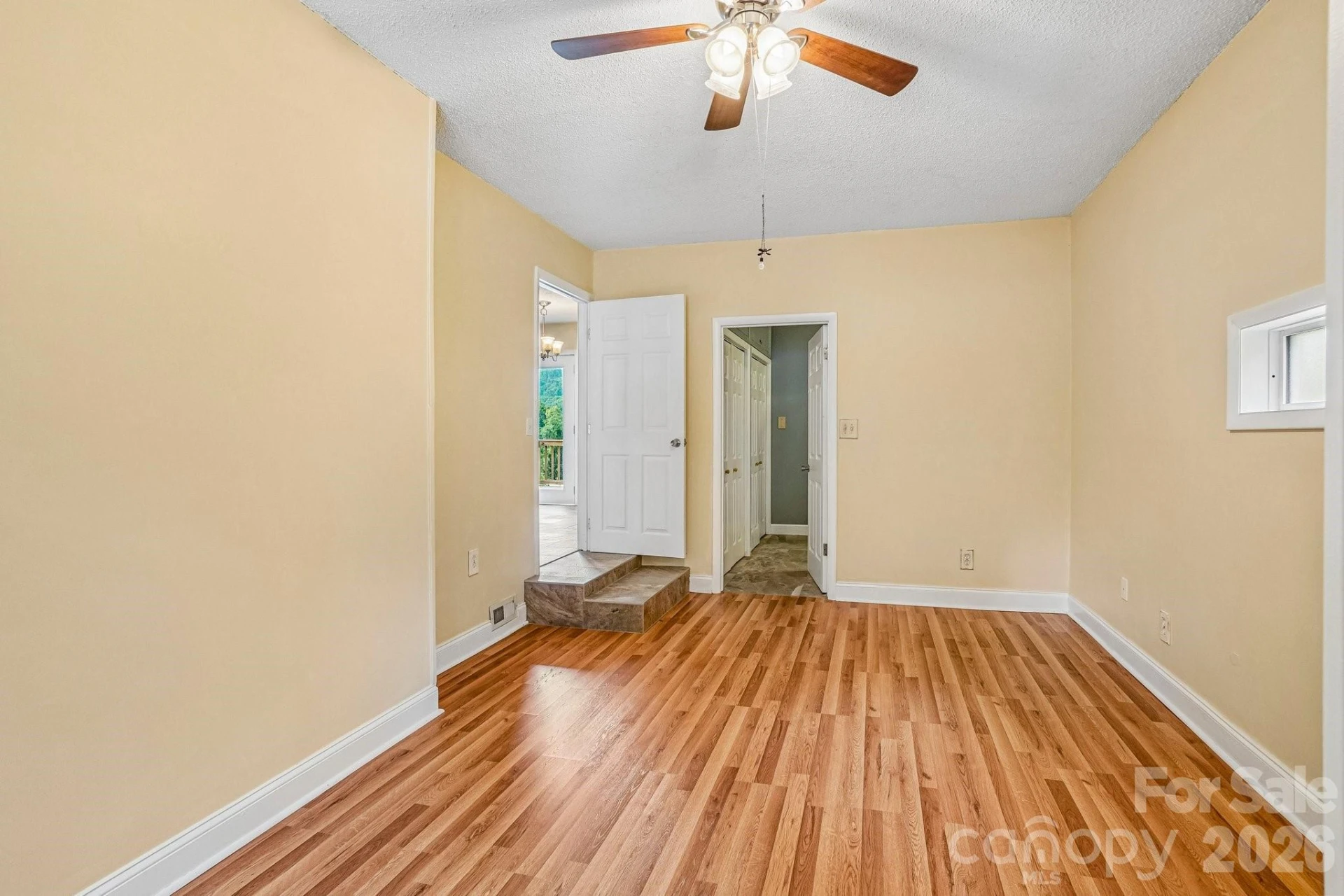 327 Heather Court - Photo 18