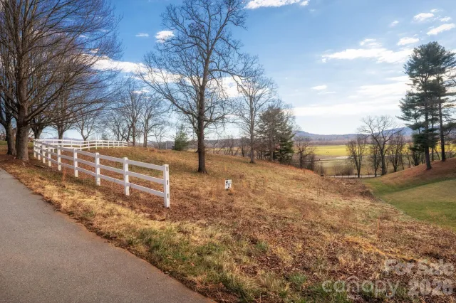 479 Nesbitt Drive, Mills River, NC, 28759