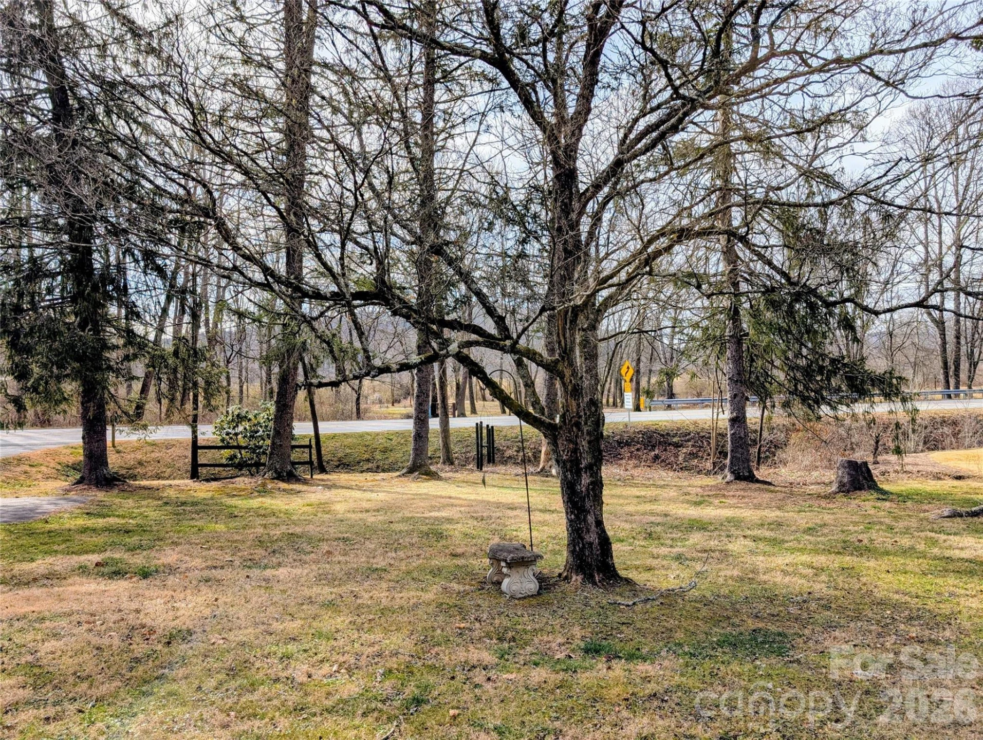 979 Greenville Highway - Photo 3