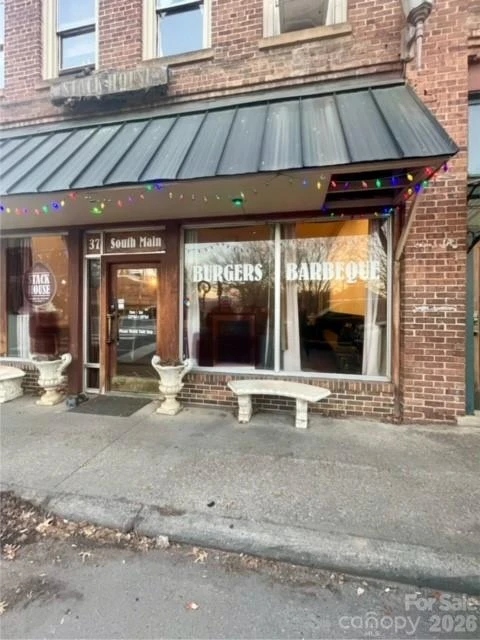 37 S Main Street S - Photo 2