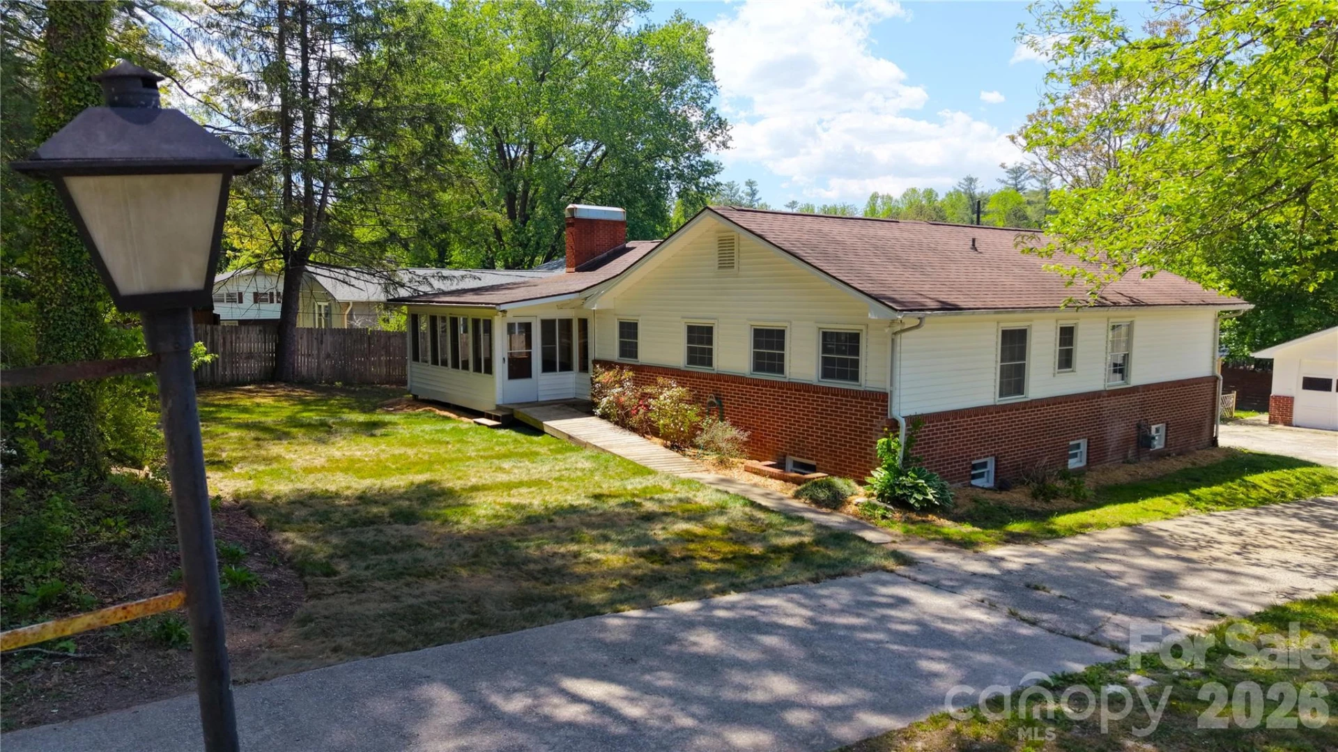1627 Greenville Highway - Photo 32