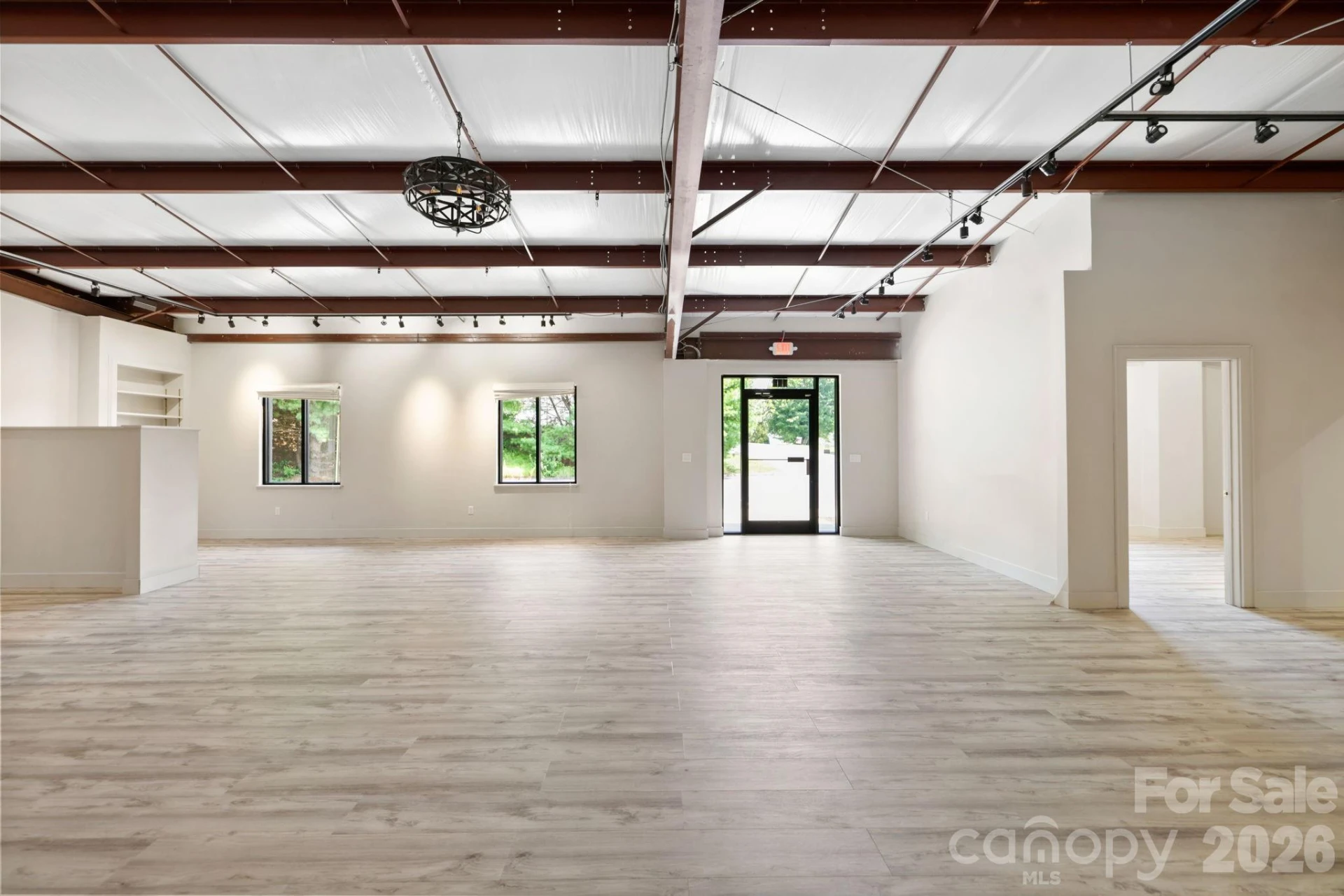 110 Commercial Boulevard - Photo 17