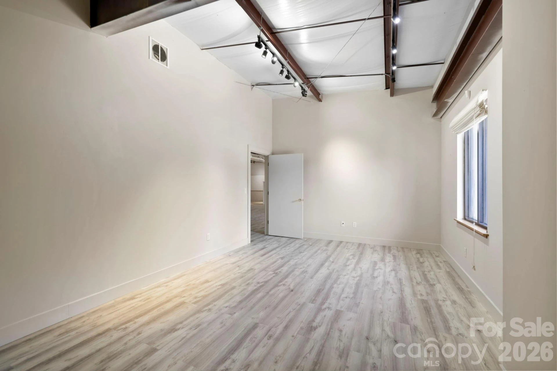 110 Commercial Boulevard - Photo 21