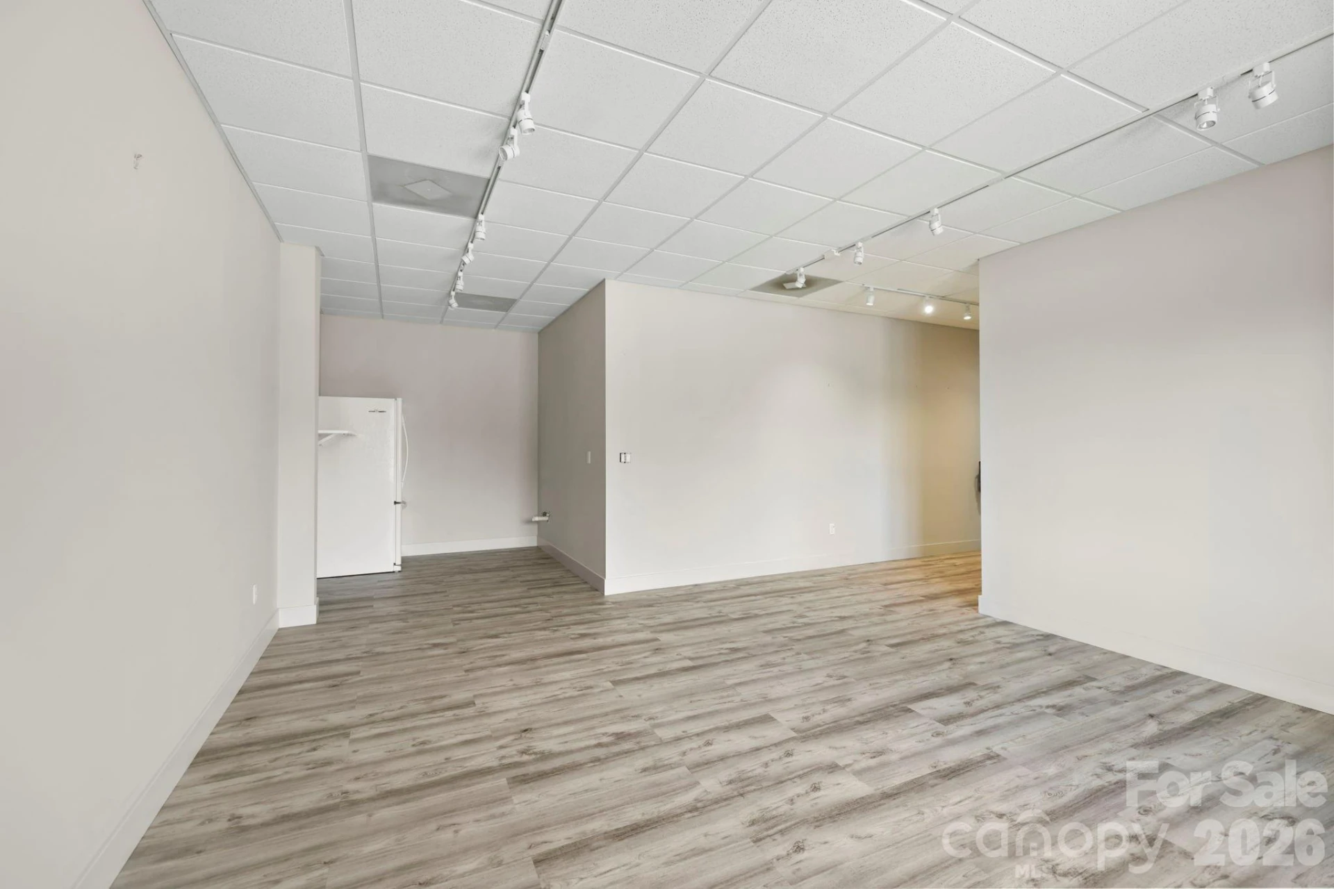 110 Commercial Boulevard - Photo 24