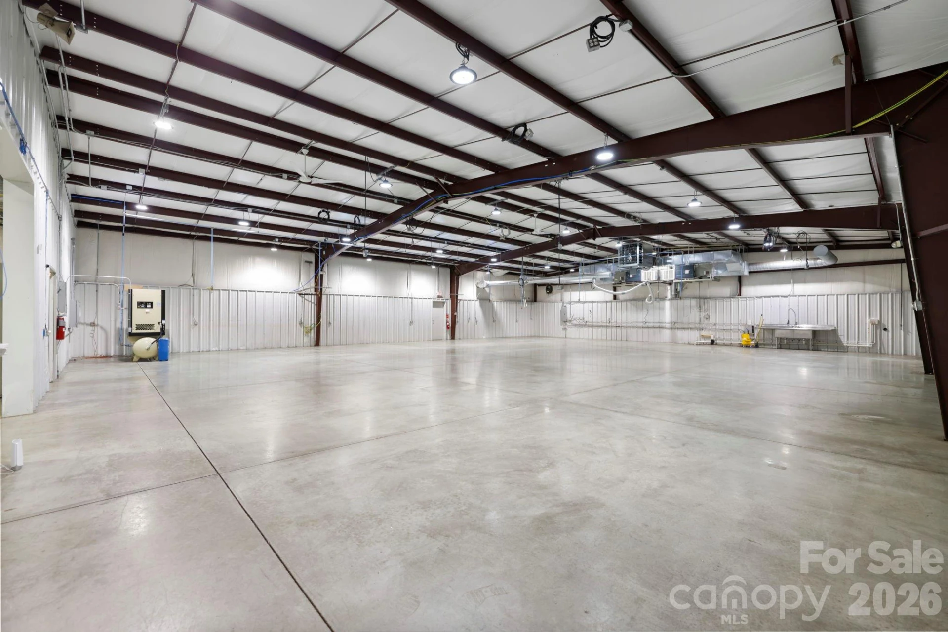 110 Commercial Boulevard - Photo 28
