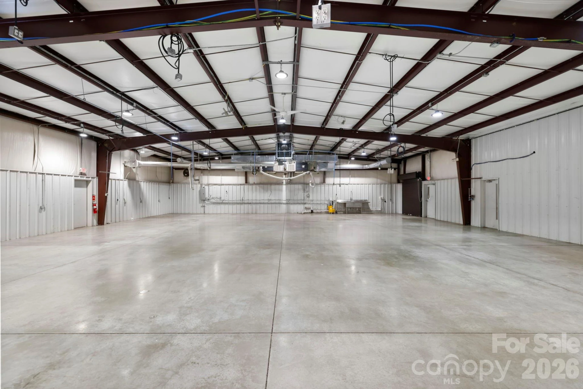 110 Commercial Boulevard - Photo 29