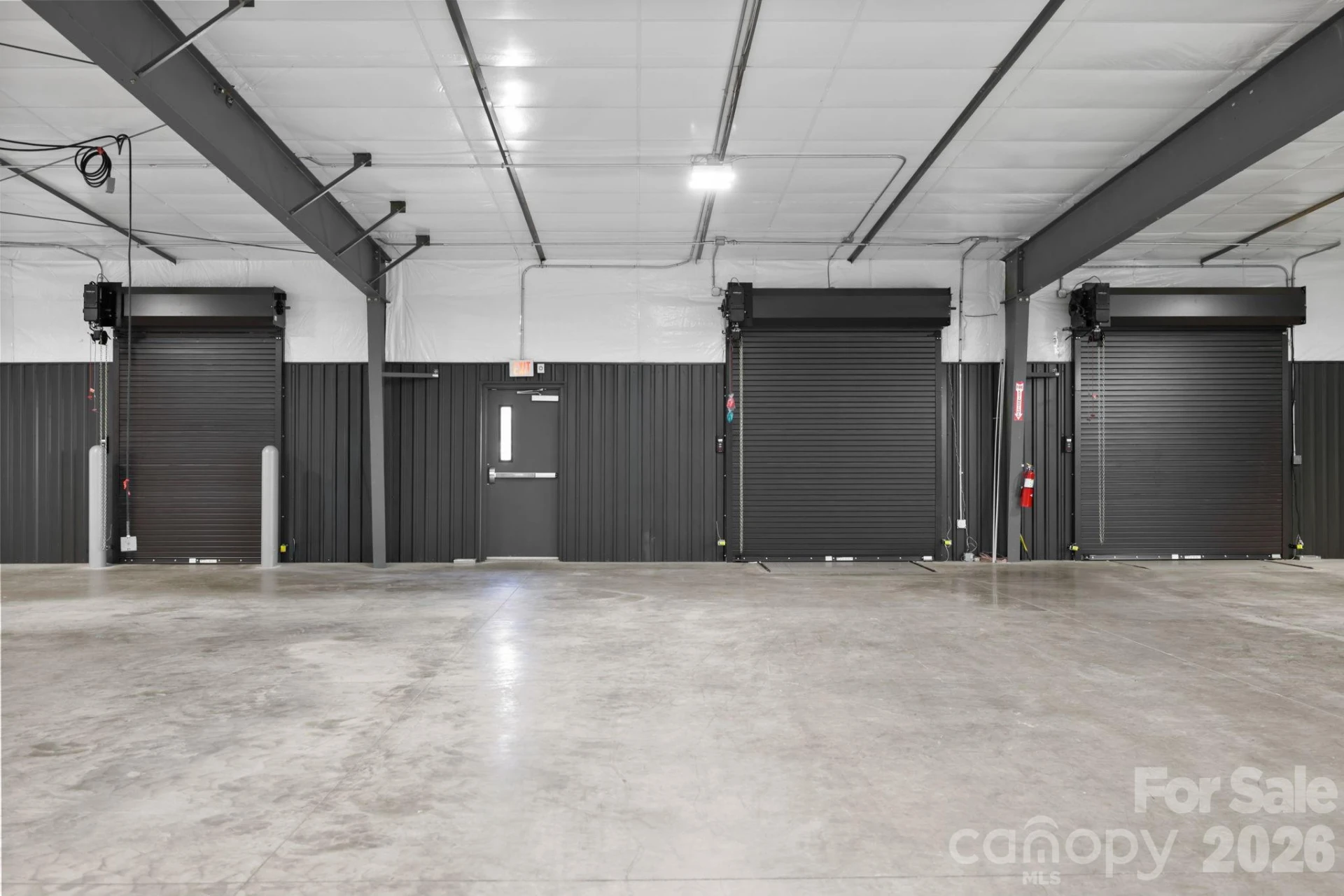110 Commercial Boulevard - Photo 37