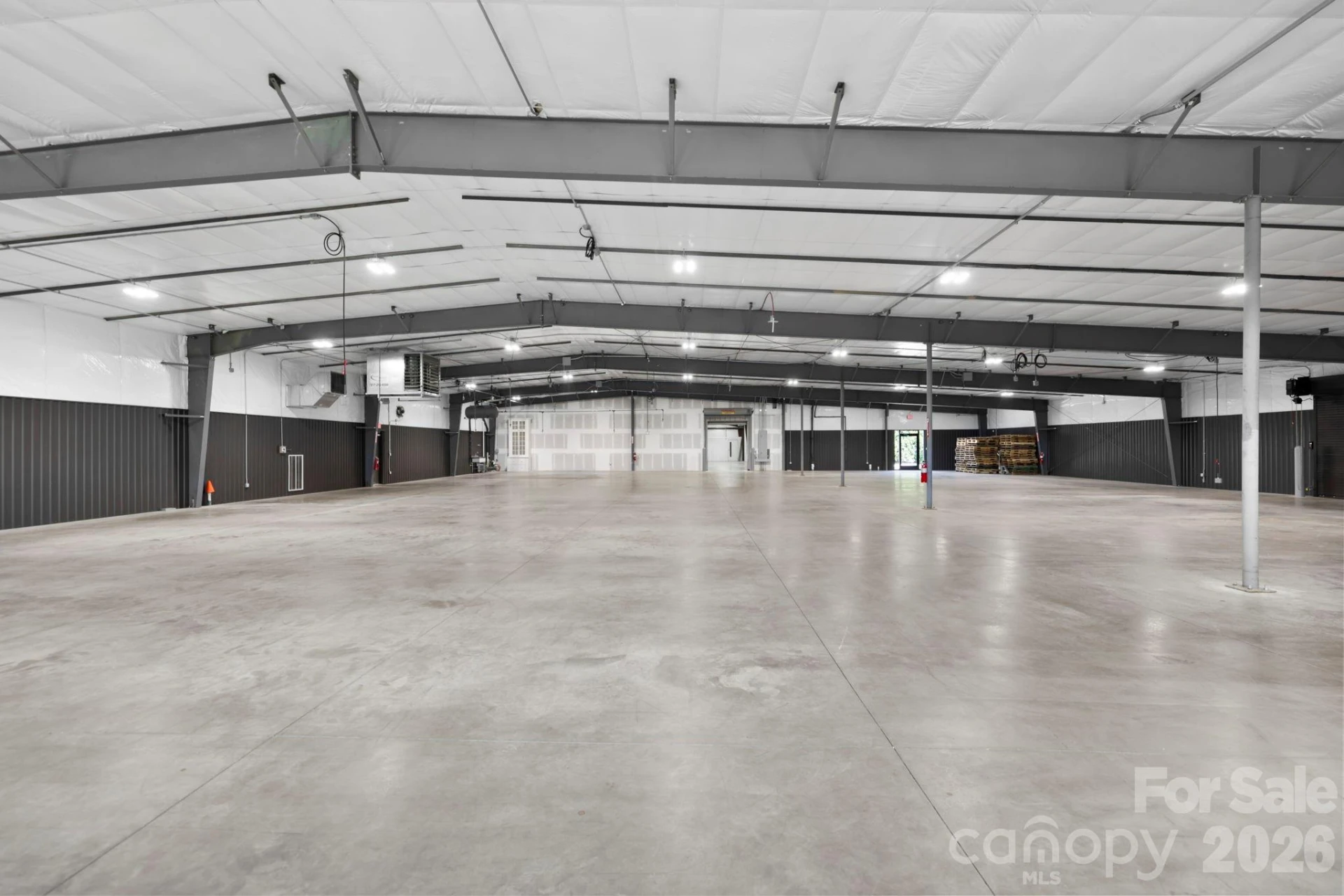110 Commercial Boulevard - Photo 38