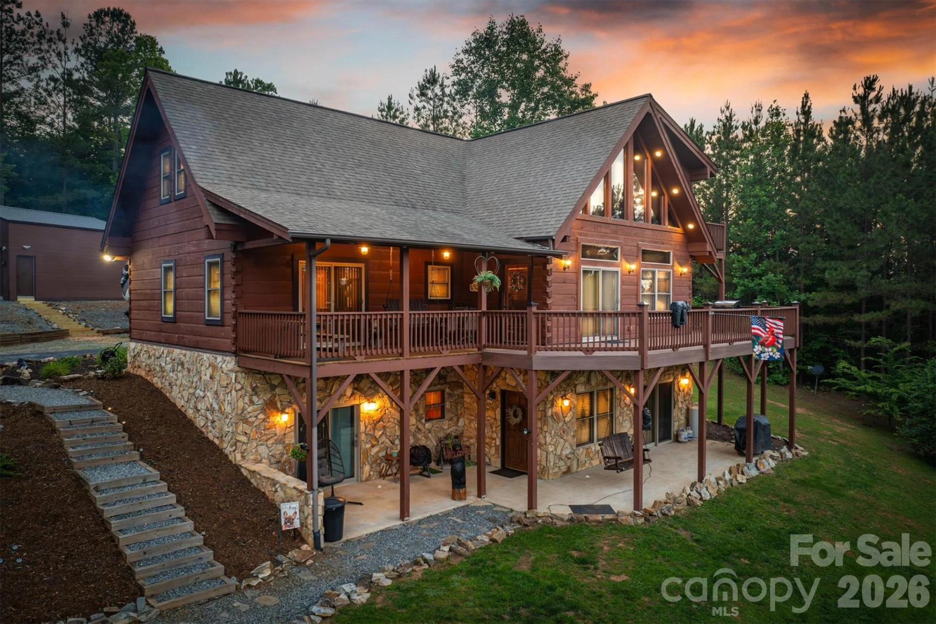 16 Saratoga Drive - Photo 2