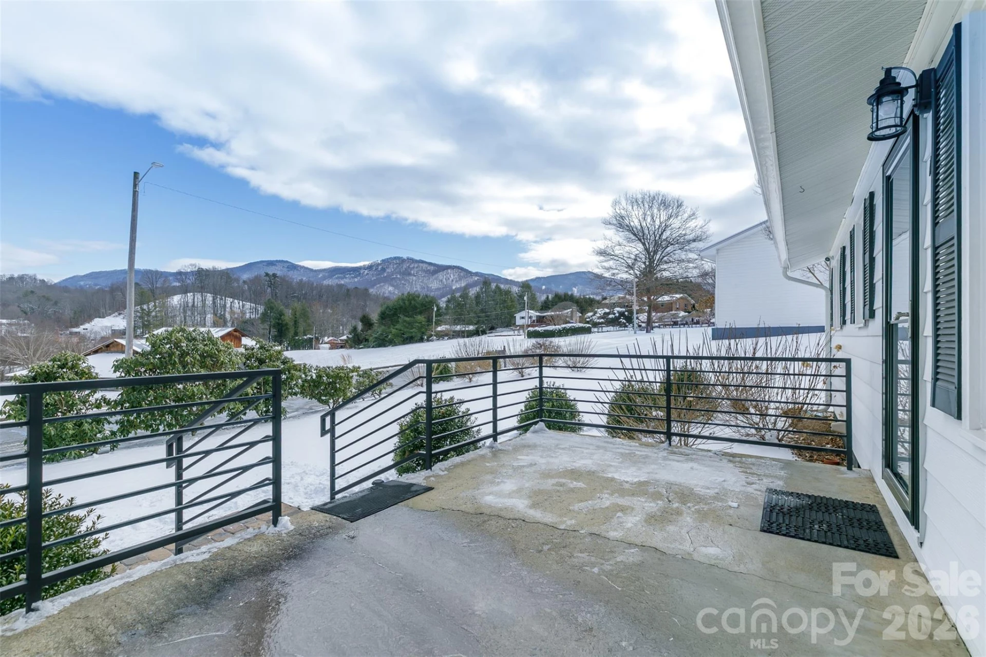 110 Shelton Street - Photo 2