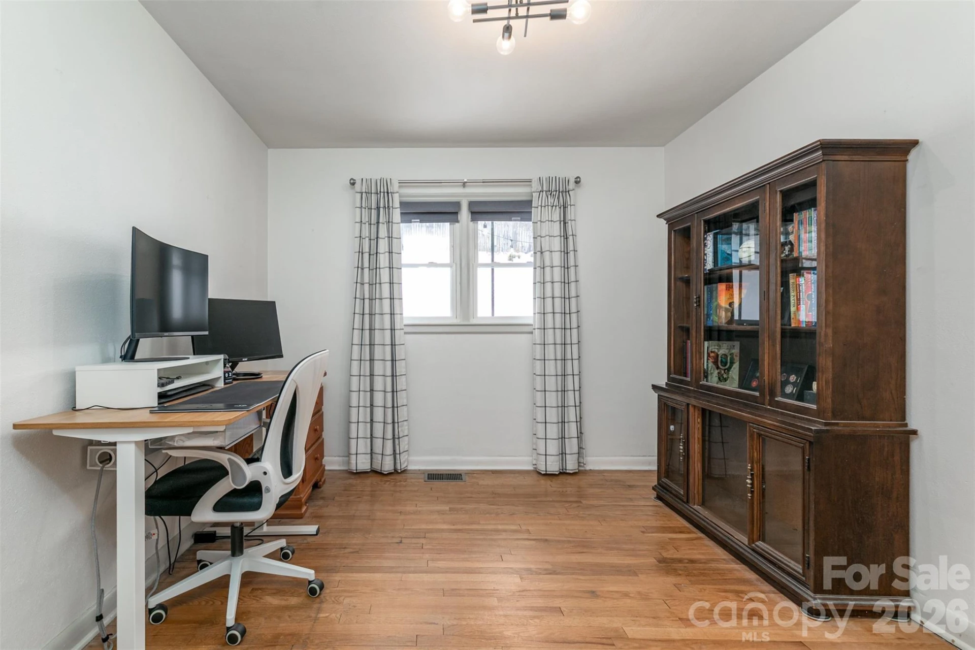 110 Shelton Street - Photo 16