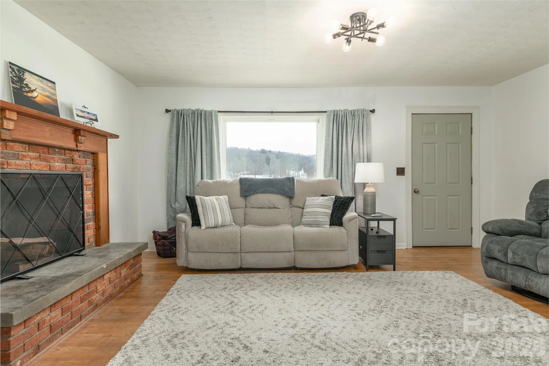 110 Shelton Street - Photo 8
