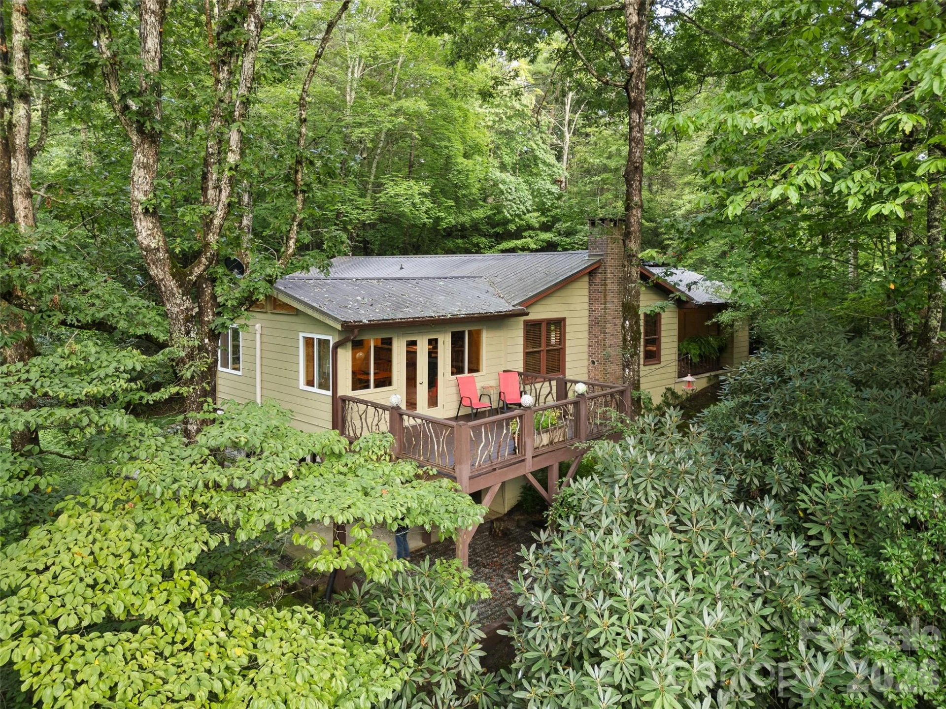 219 Kentwood Lane - Photo 2