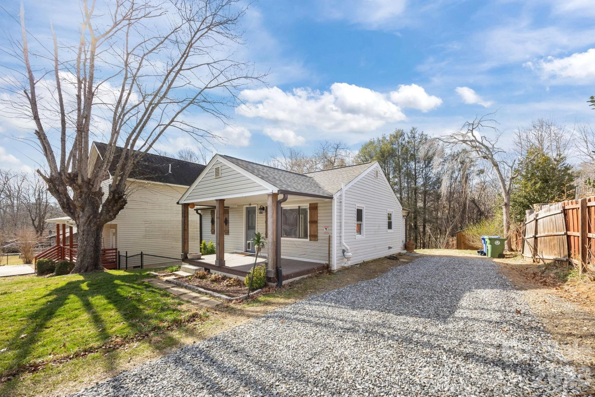 164 Lakeside Drive - Photo 4