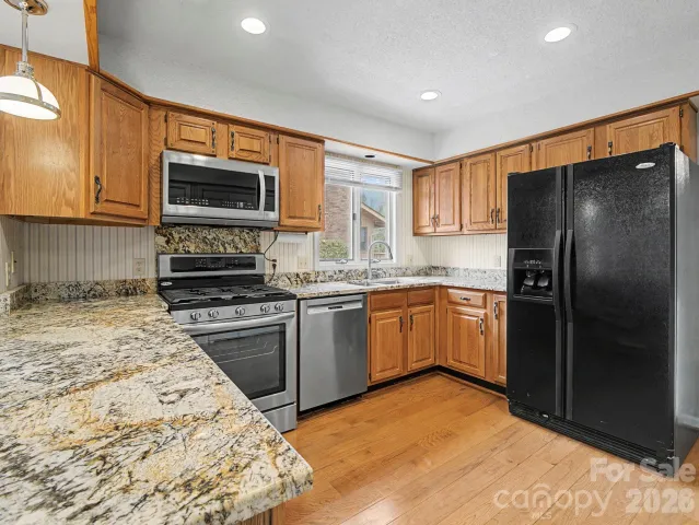 605 Red Oak Drive