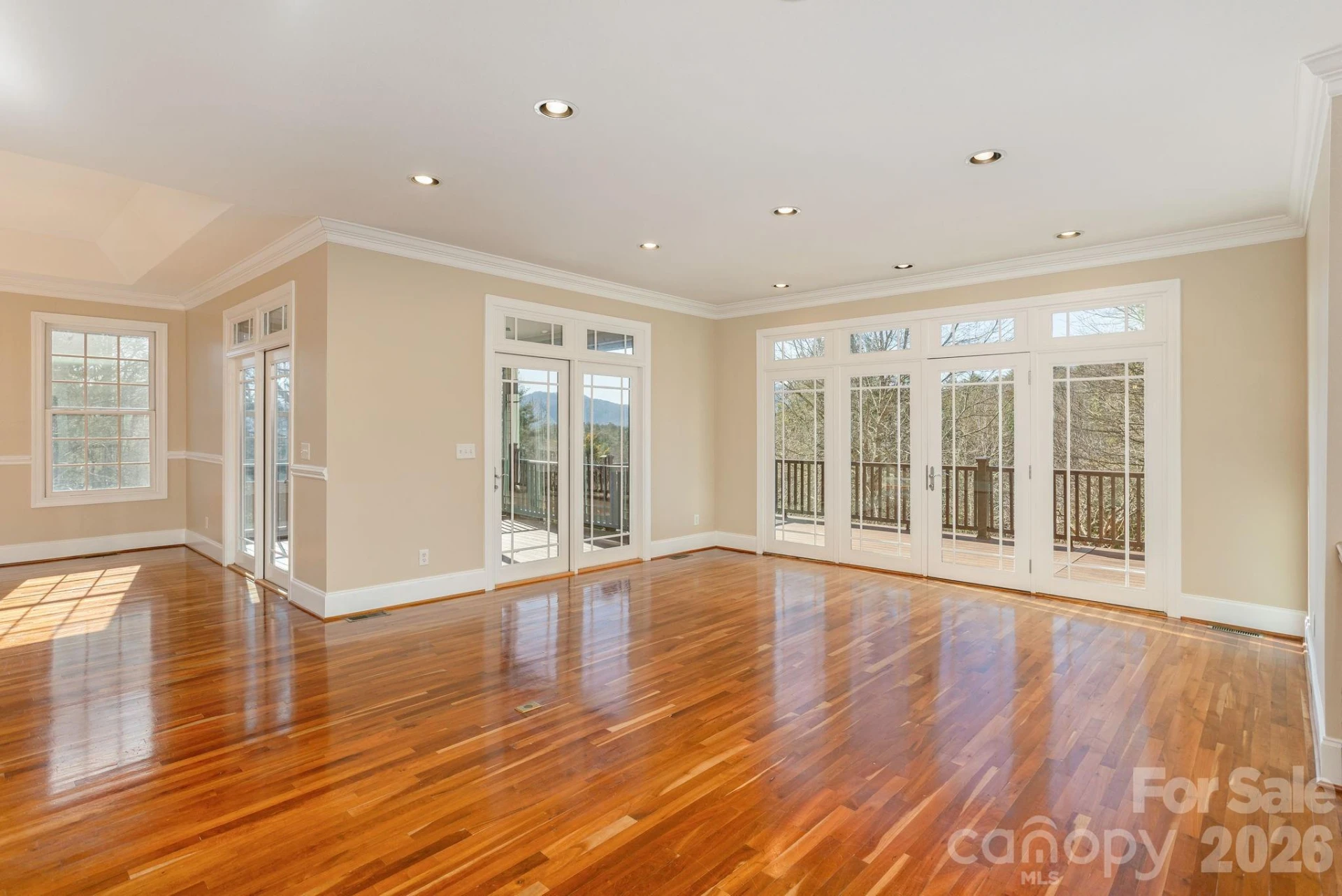 16 WINTERBERRY Drive - Photo 6