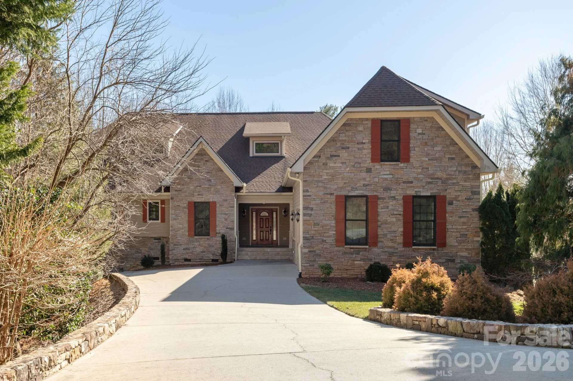16 WINTERBERRY Drive - Photo 2