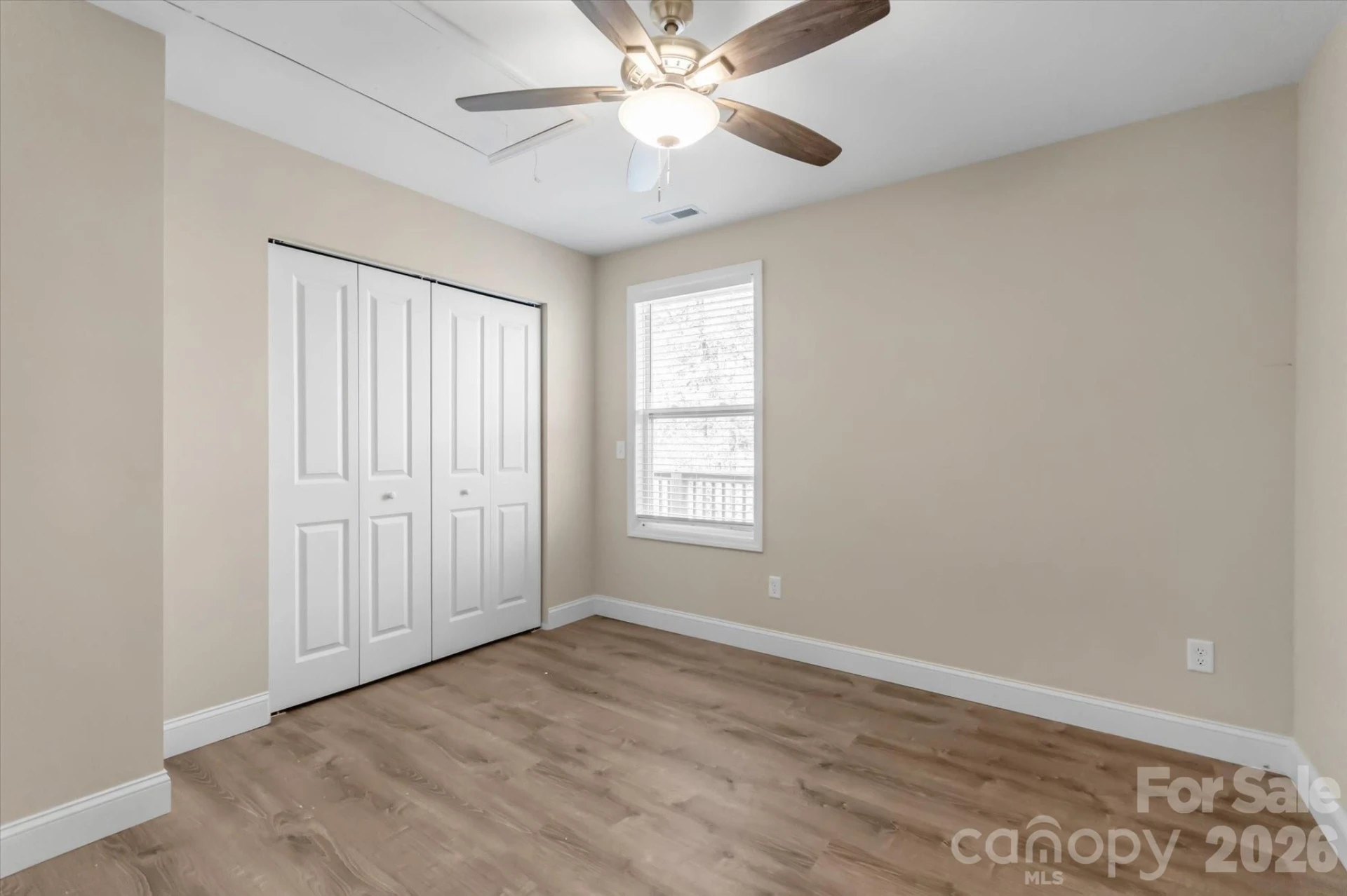 127 Hawthorne Drive - Photo 15