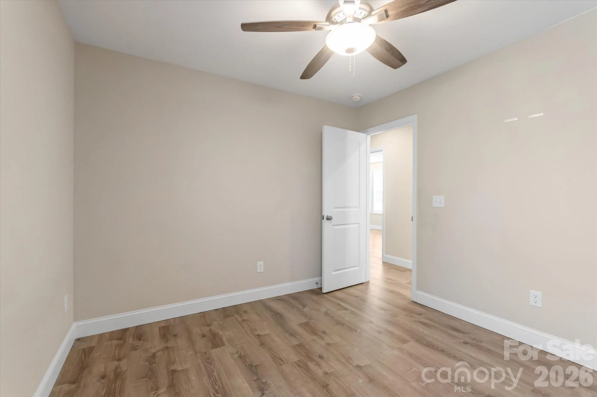 127 Hawthorne Drive - Photo 16