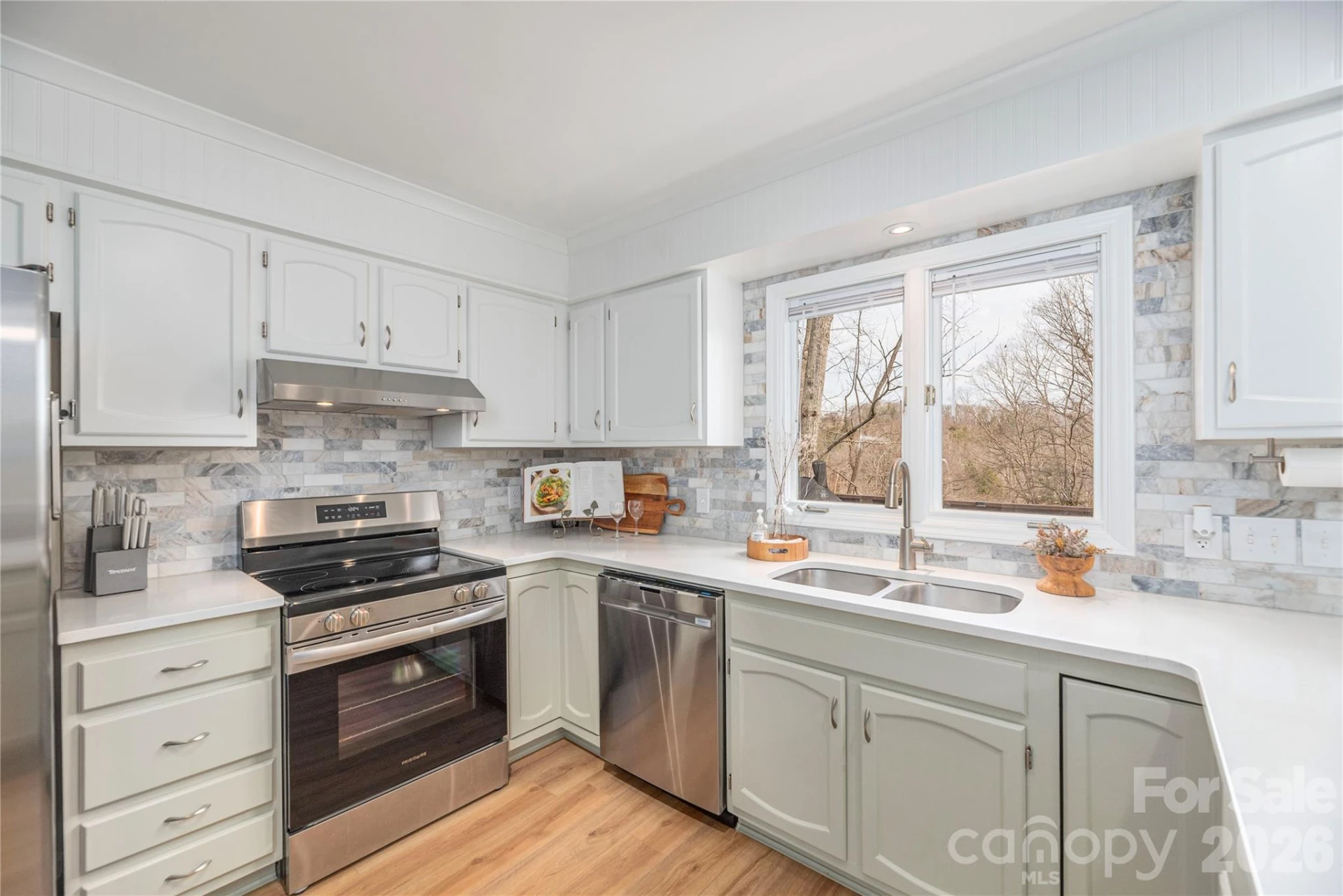 239 Stonebrook Drive - Photo 2