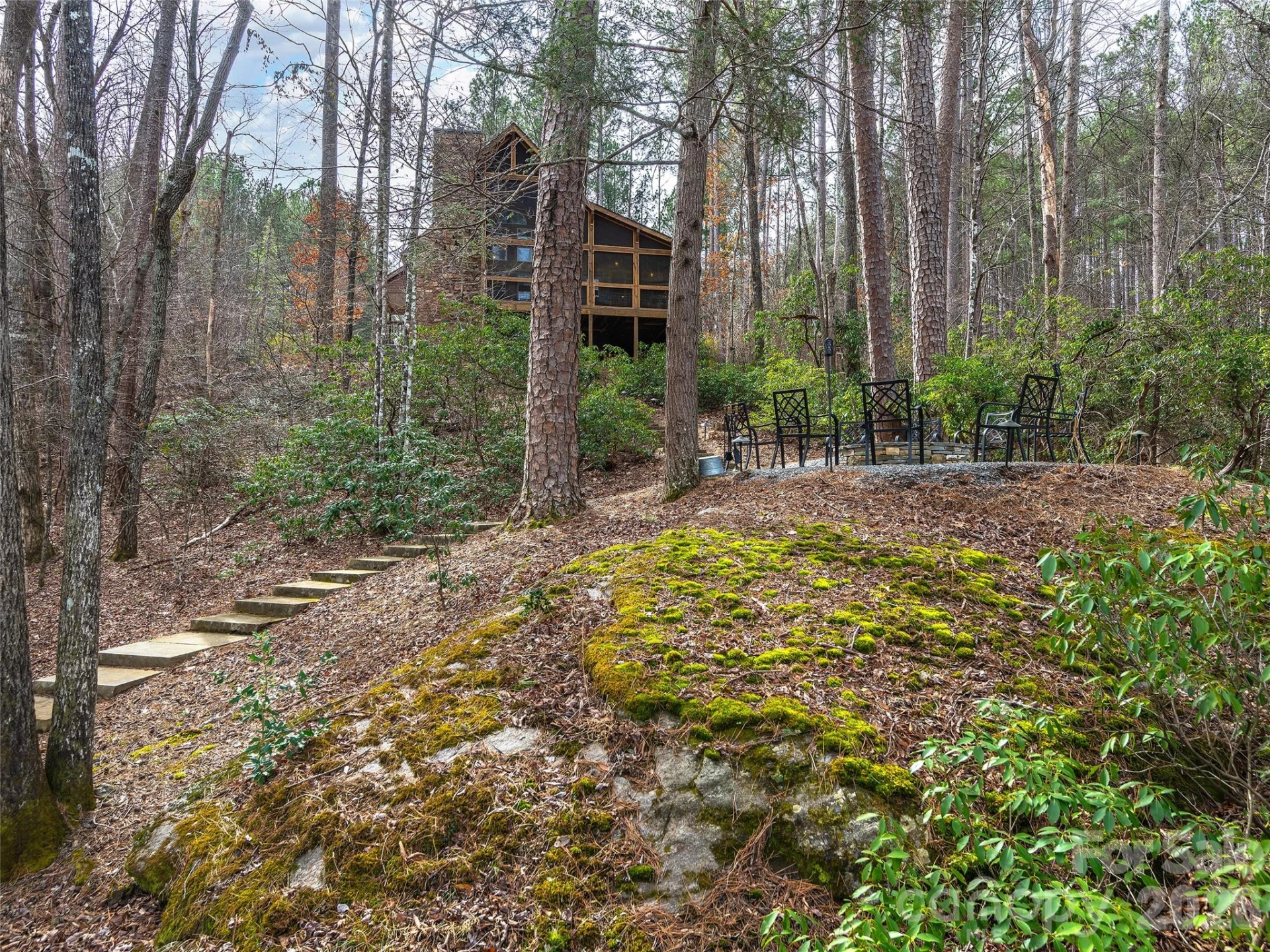 201 Hawk Ridge Drive - Photo 4