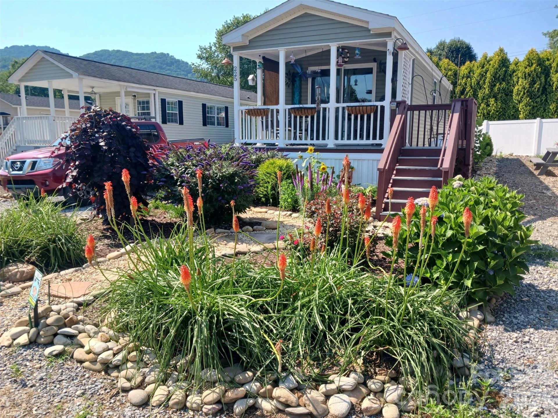 225 Pike Point - Photo 3