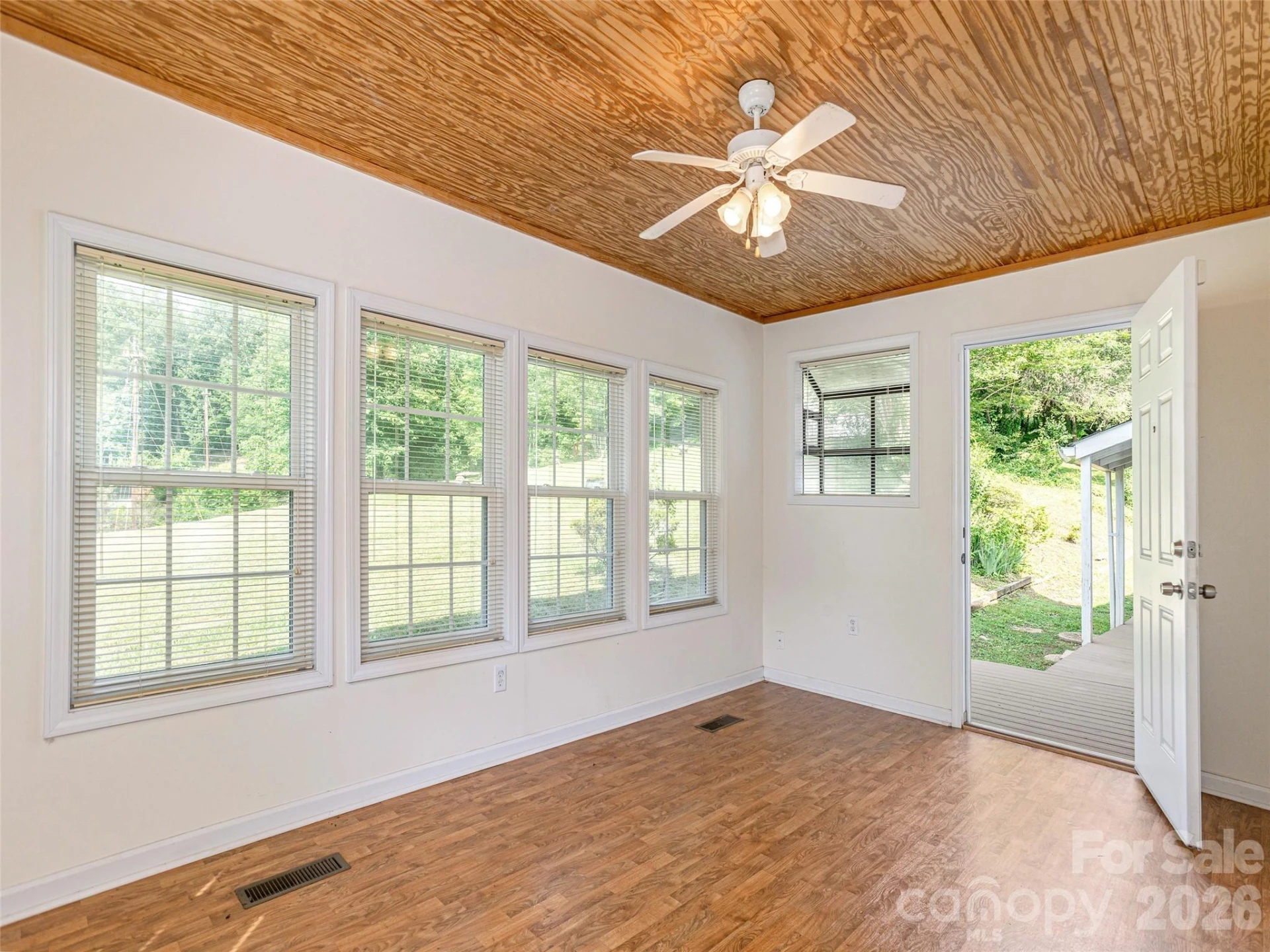 34 Lockhart Road - Photo 32