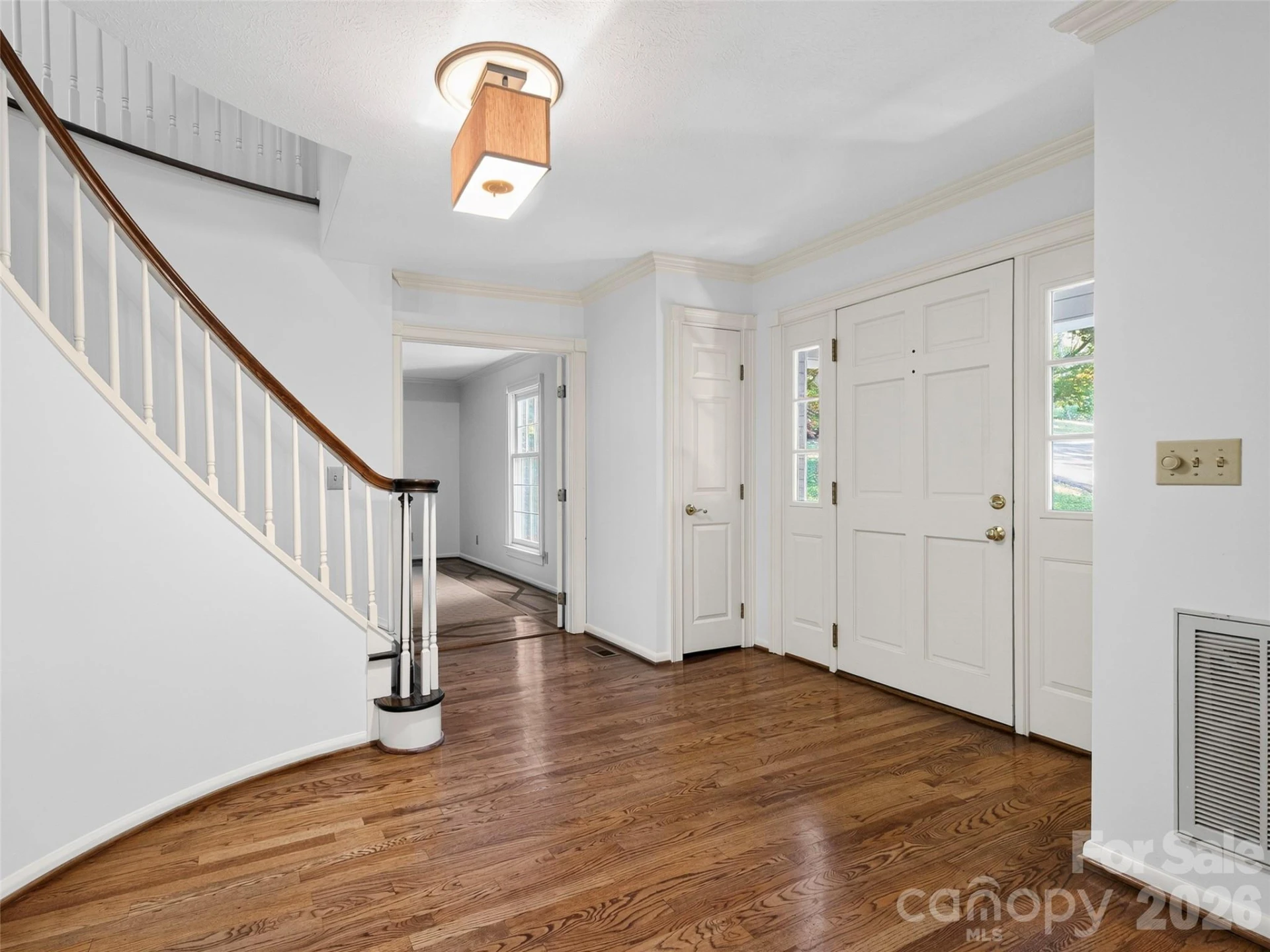 110 Glengary Drive - Photo 2