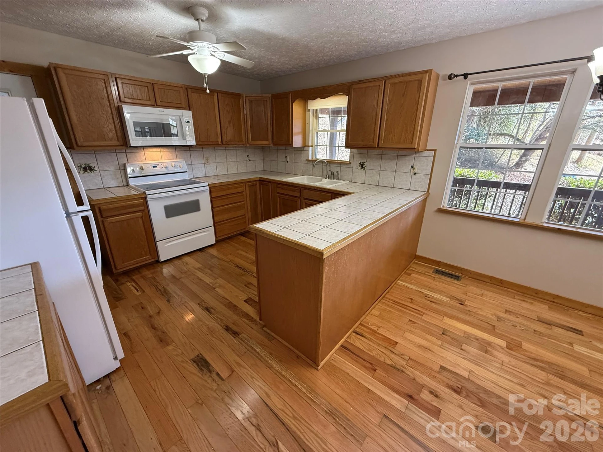 215 Pinellas Lane - Photo 3