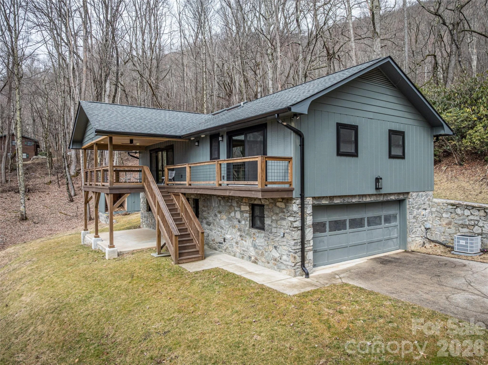 453 Friendly Acres Drive - Photo 2