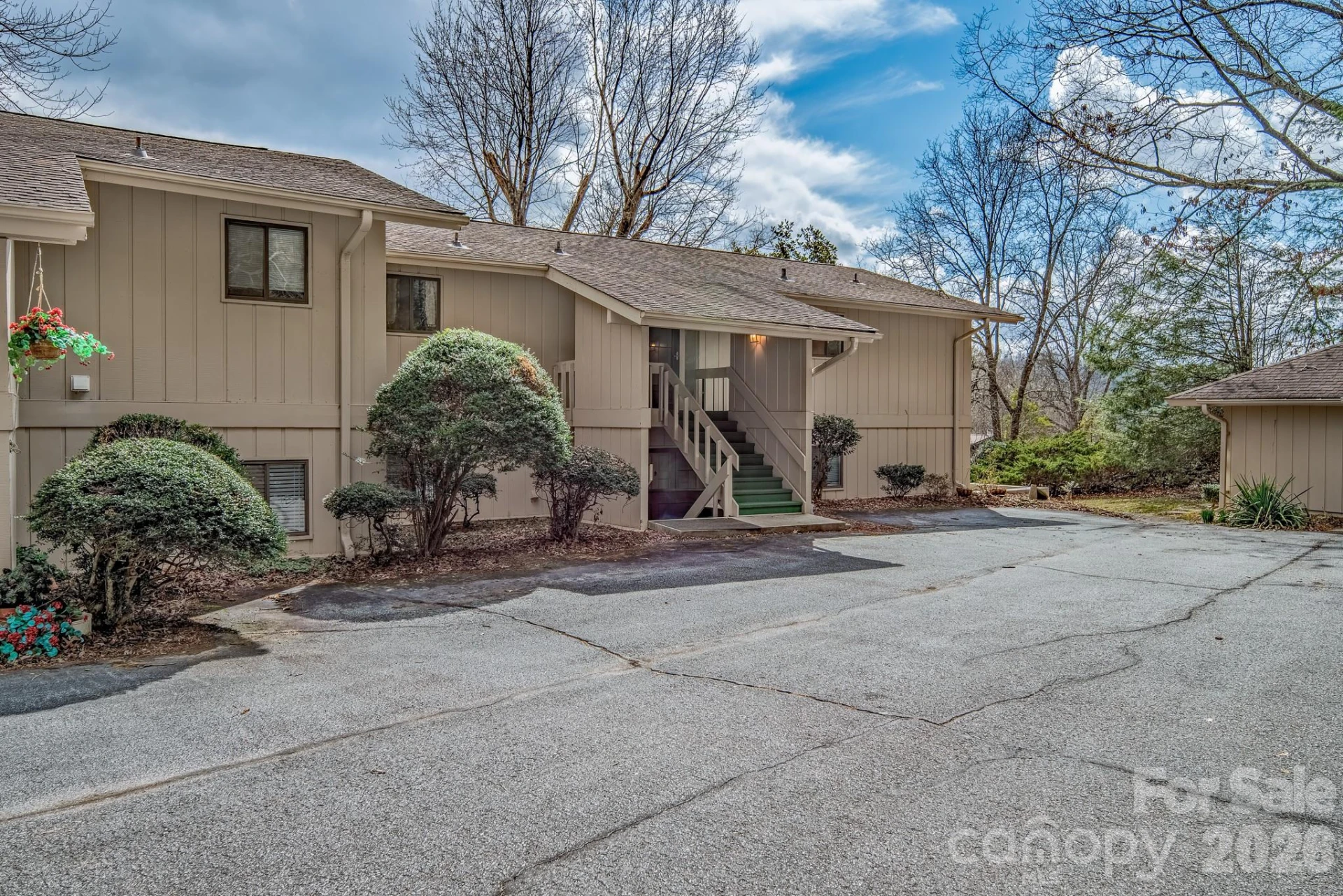 1813 Glen Cannon Drive - Photo 2