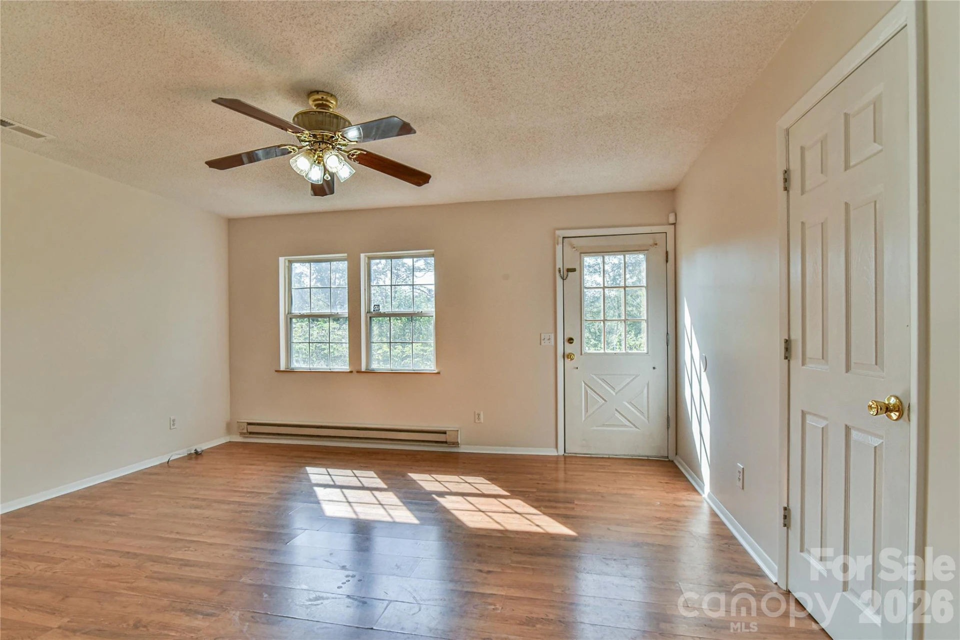 12 Moody Street - Photo 8