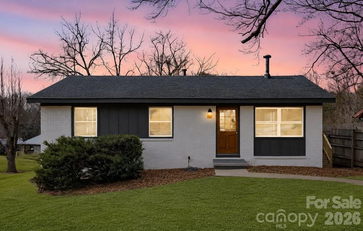 40 Evelake Drive