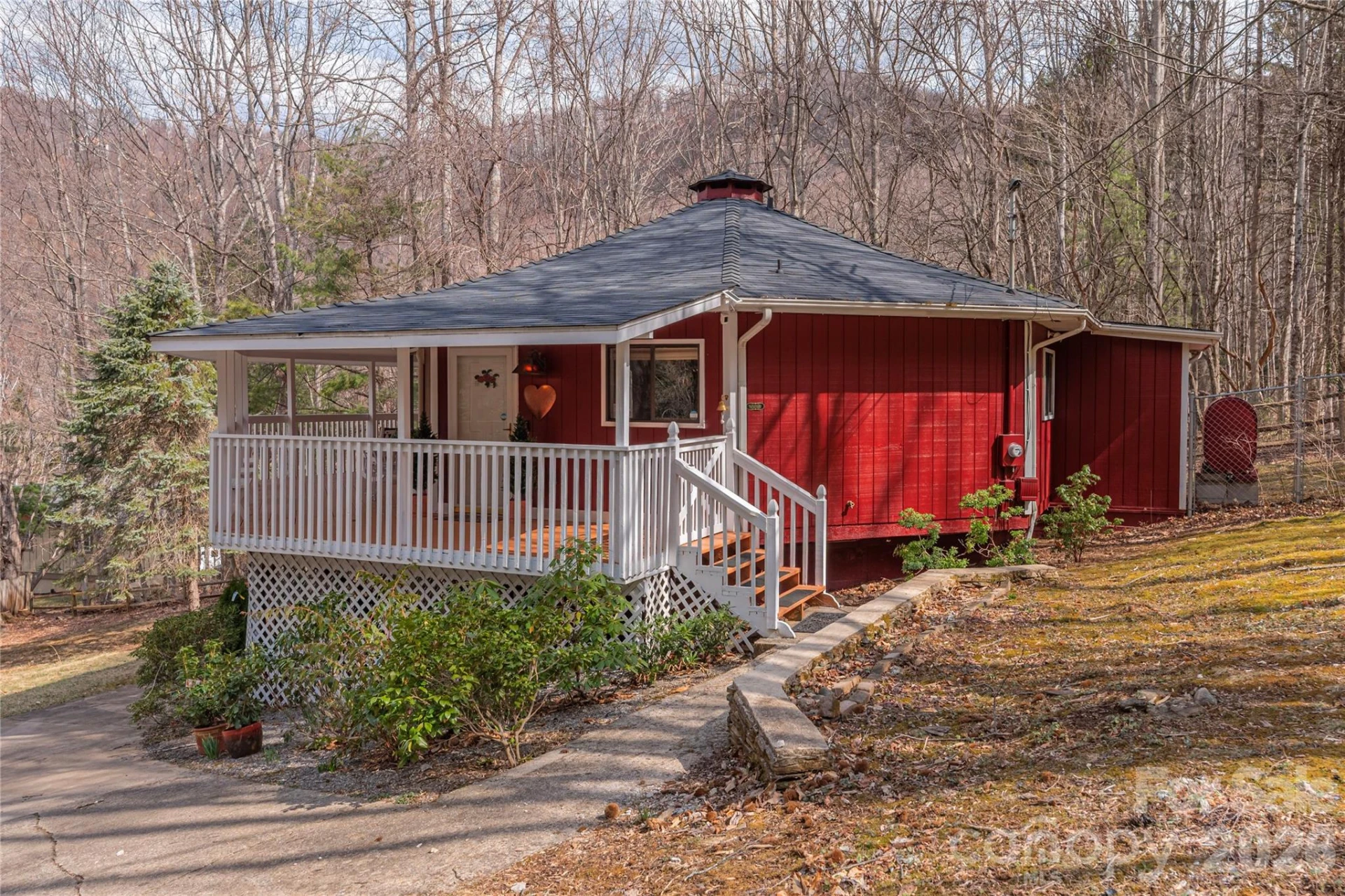 500 Apple Tree Court