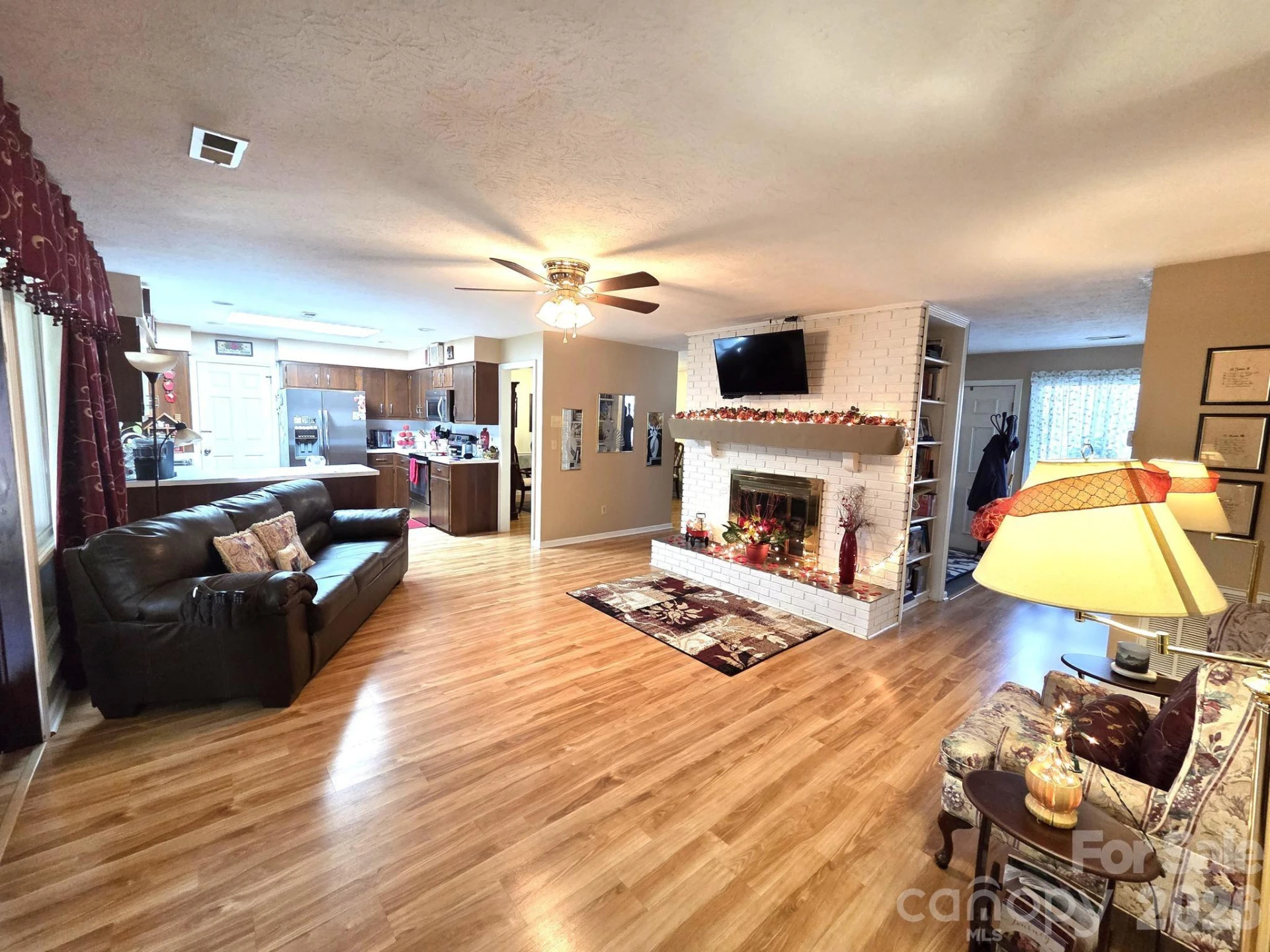 106 E Laurel Lane - Photo 12