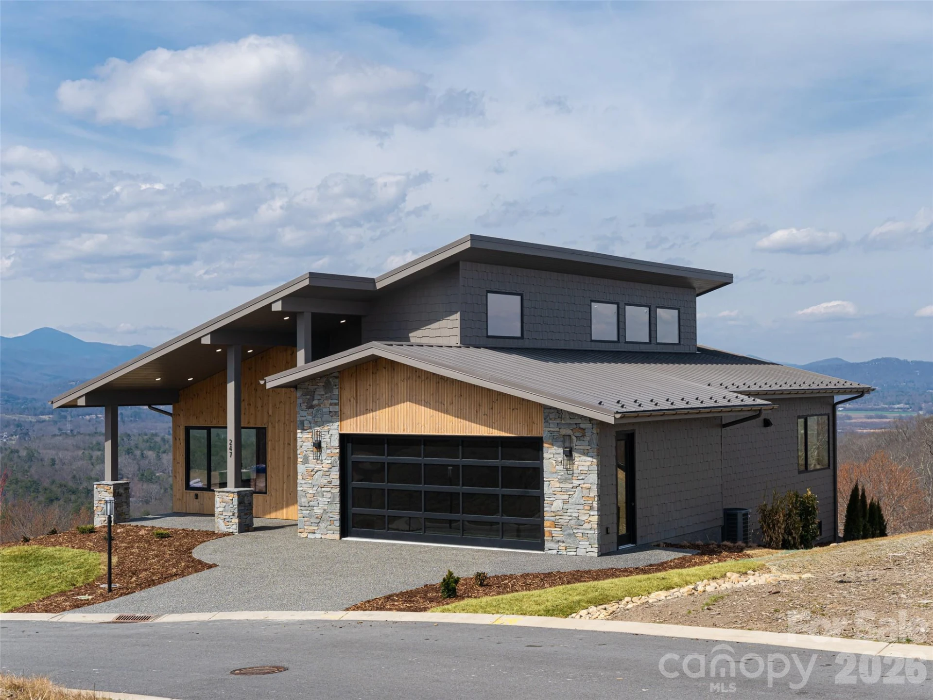 247 Coachman Drive - Photo 3