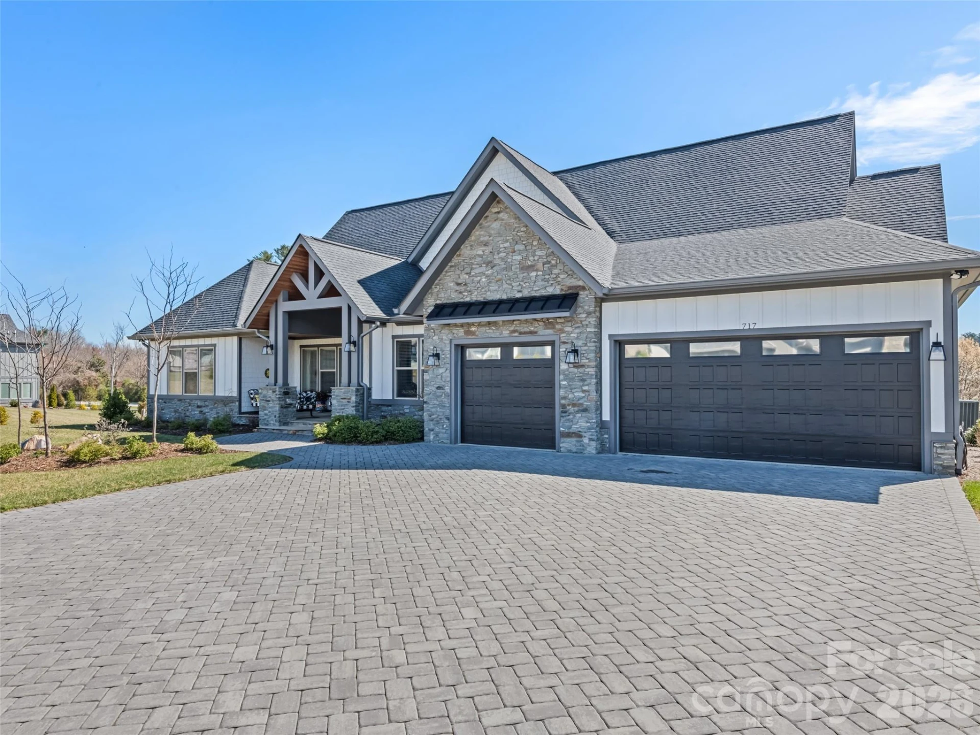 717 Daniel Circle Drive - Photo 3