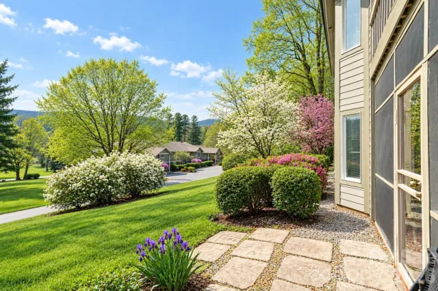 111 BLUFFVIEW Lane
