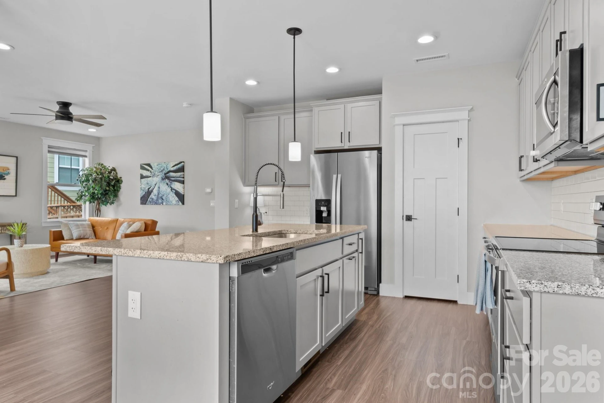 1112 Blueview Drive - Photo 6